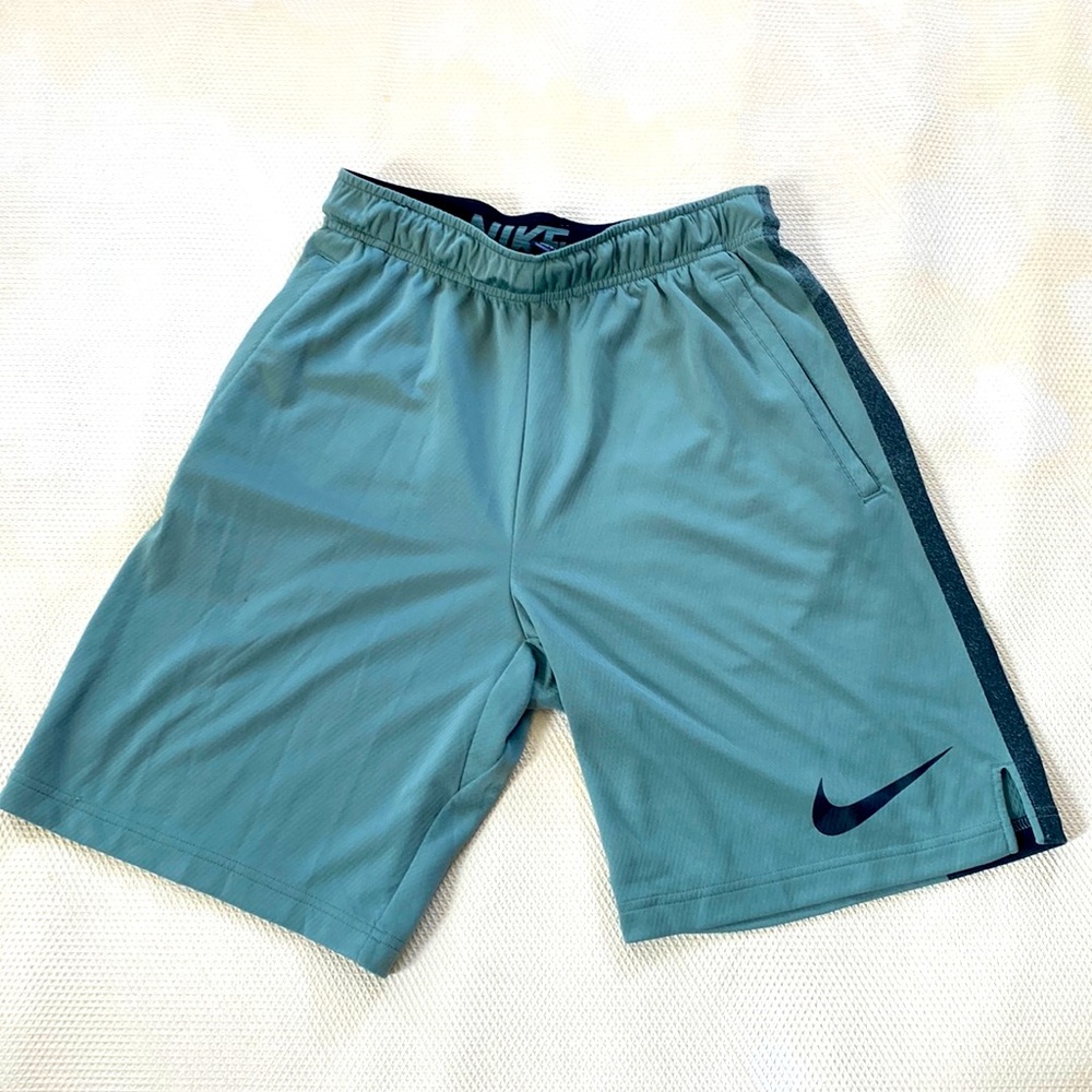 Men’s Nike Shorts, Size S